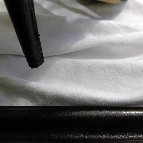 Via Spiga Heels - 6.5 - Picture 4 of 11